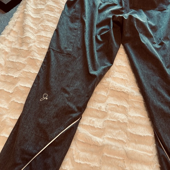 Janus gray scrub pants. Athletic type material - Picture 3 of 4